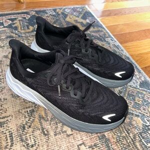 Hoka Black and Gray ARAHI 6 Running Shoes